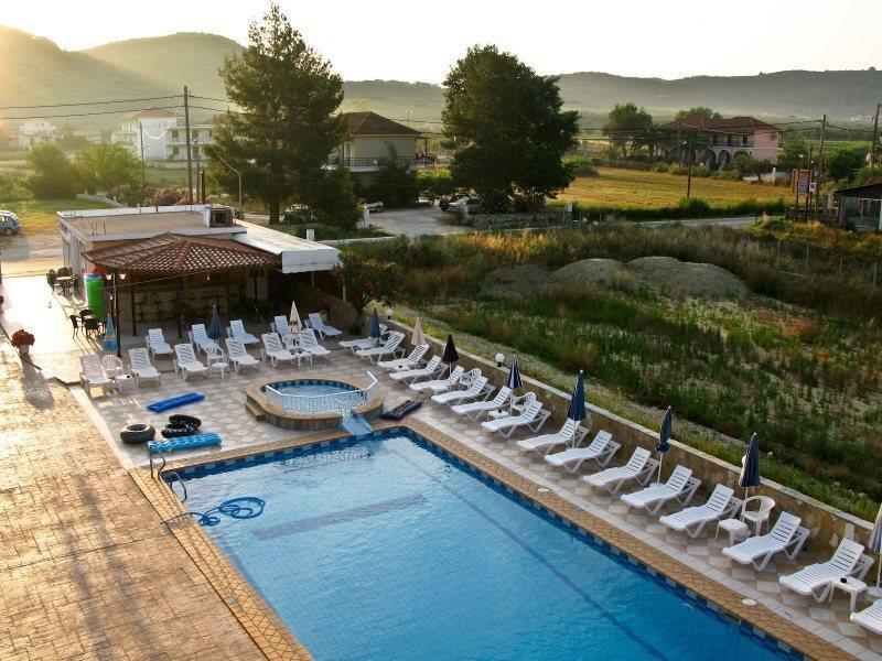Hotel Plessas Palace Alikanász Kültér fotó