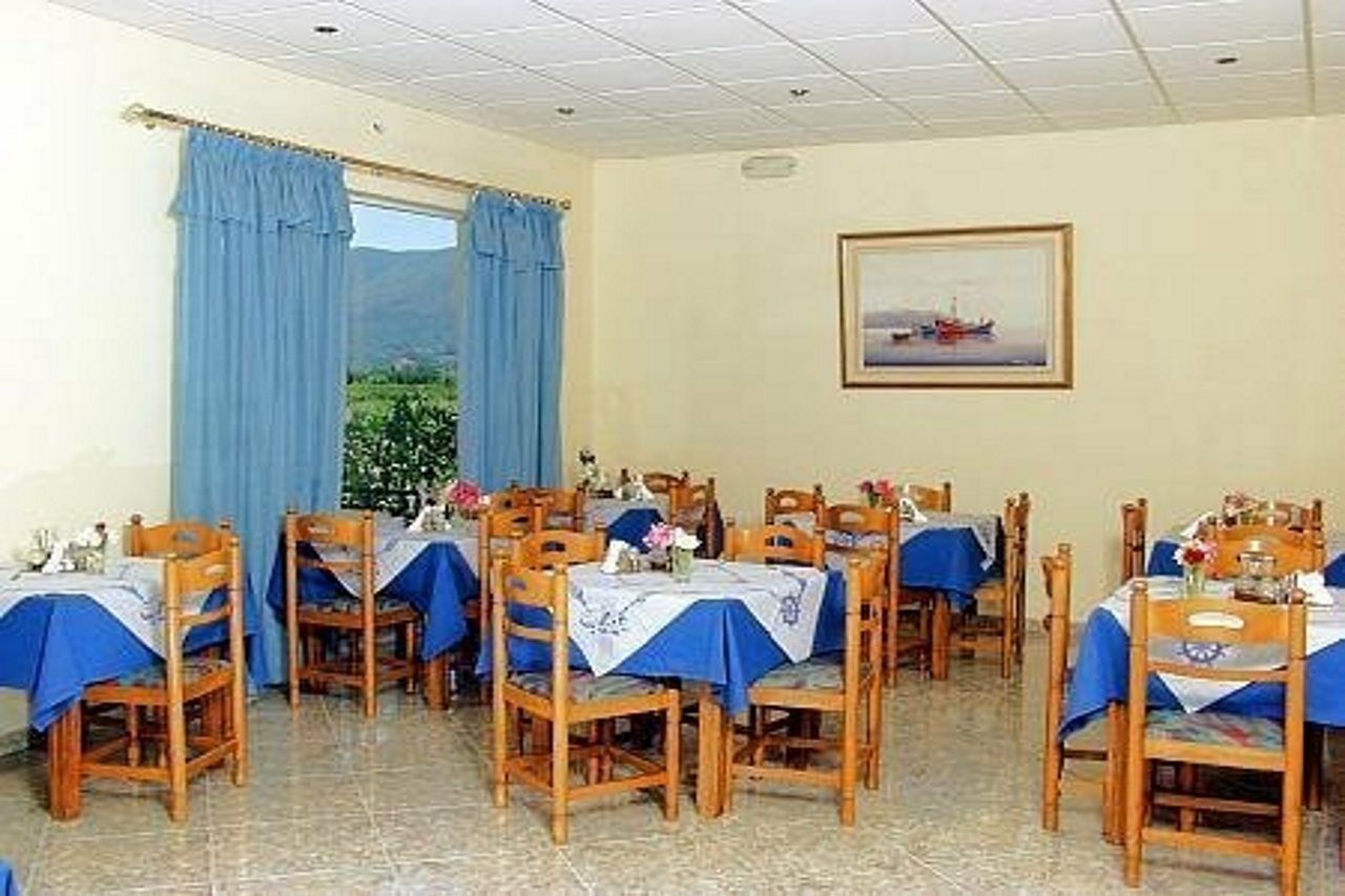 Hotel Plessas Palace Alikanász Kültér fotó